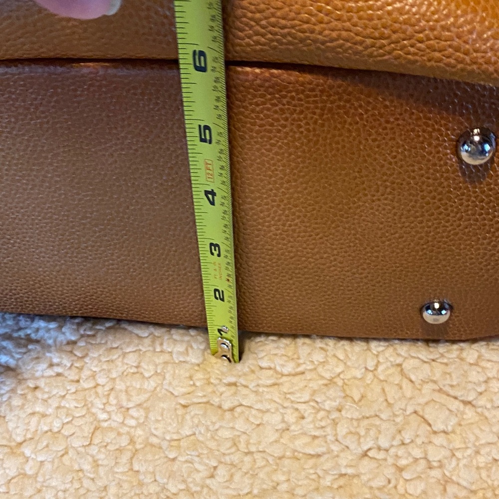 Elegant Brown Leather HeShe Crossbody Handbag - Picture 13 of 16